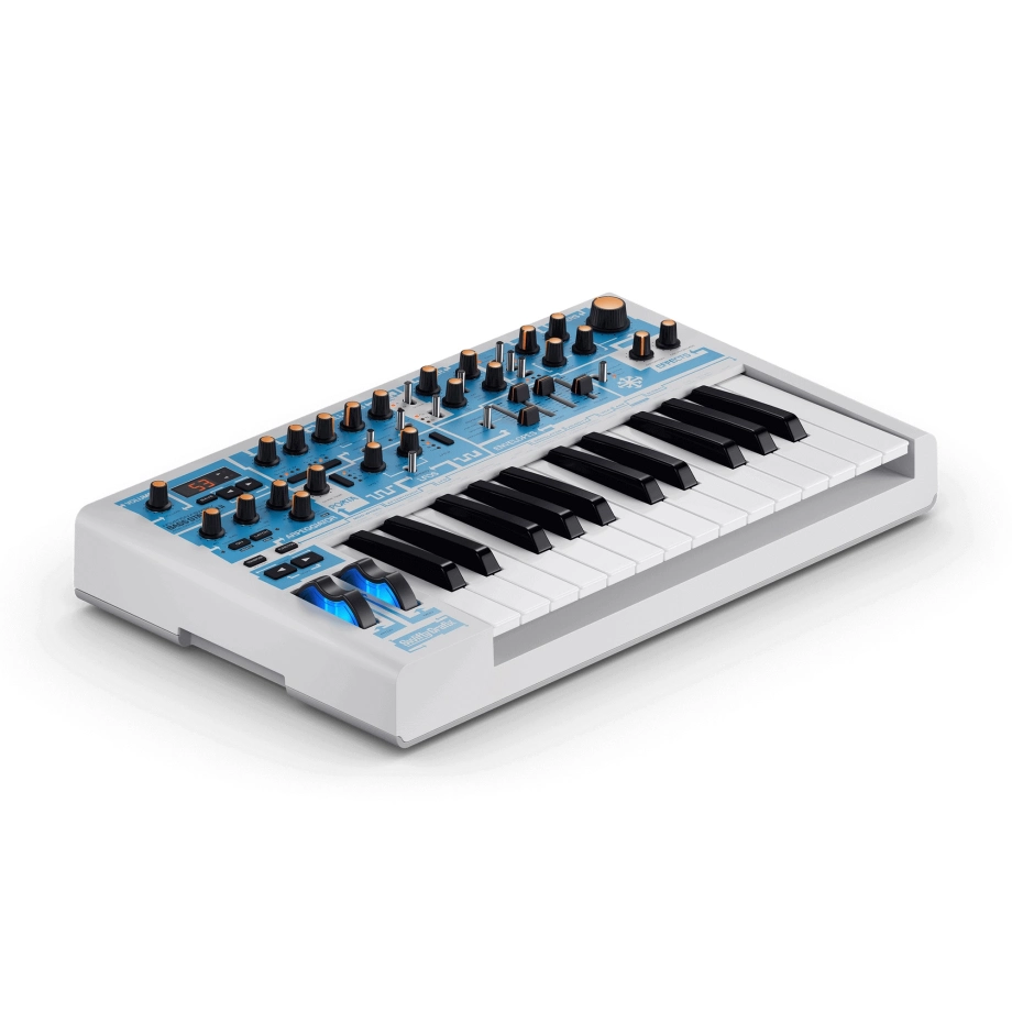 Фото №3 Синтезатор Novation Bass Station II Swifty Edition