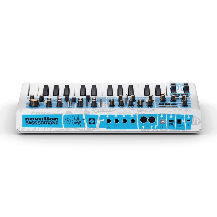 Купить синтезатор и рабочую станцию Novation Bass Station II