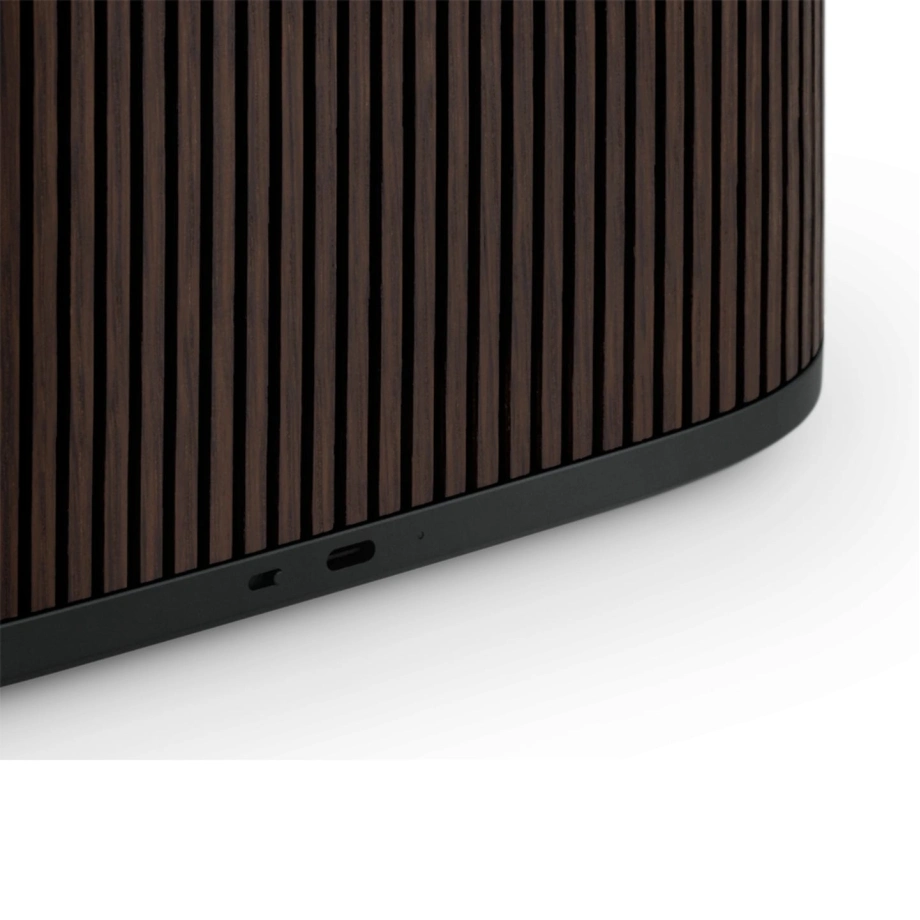 Фото №8 Портативна колонка Bang & Olufsen Beosound A5 Dark Oak