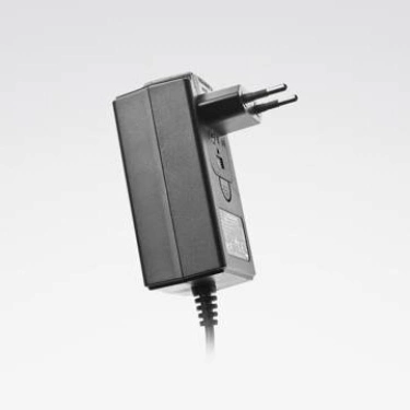 Фото Native Instruments Power Adapter (18W)