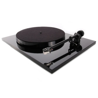 Rega P1 (Planar 1)