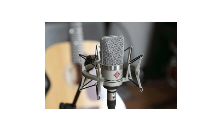 Neumann TLM 102 пропонує виняткову якість звуку, міцний дизайн, а також компактні розміри.