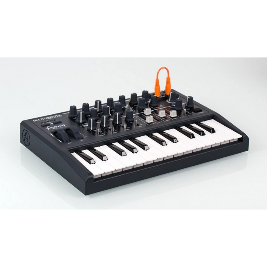 Синтезатор і робоча станція Arturia MICROBRUTE — купити в інтернет