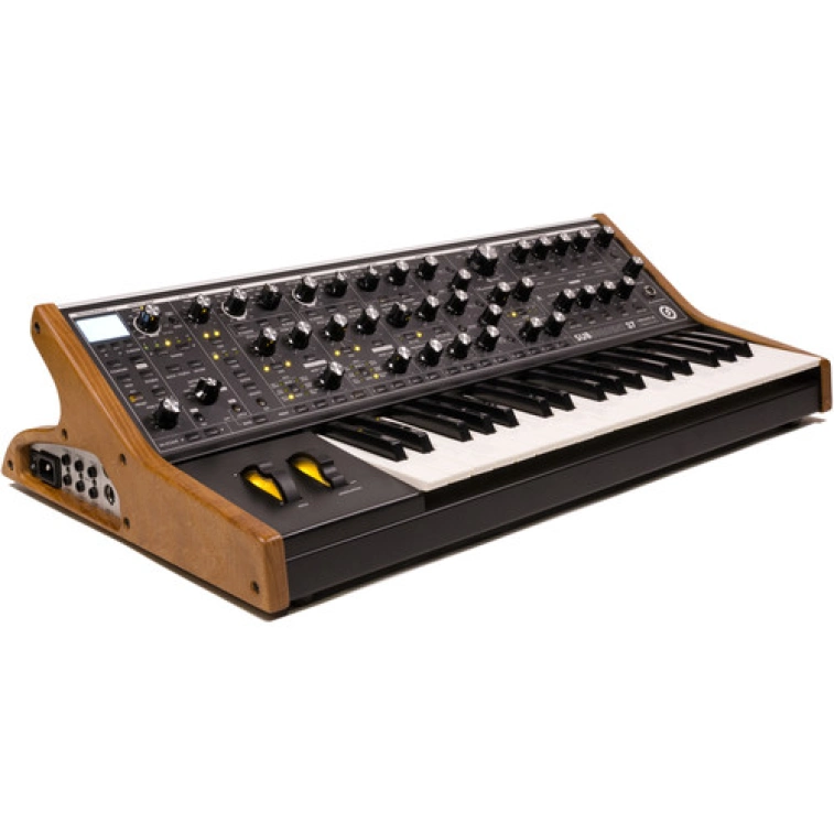 Синтезатор и рабочая станция Moog Subsequent 37 | Купить в
