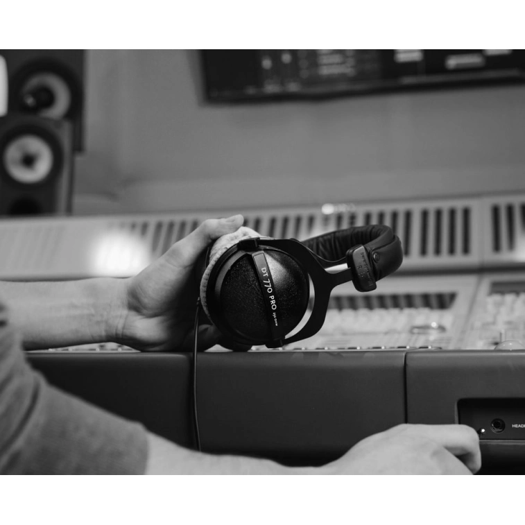 Студийные наушники Beyerdynamic DT 770 PRO/80 ohm | Купить в PRODJ.ua