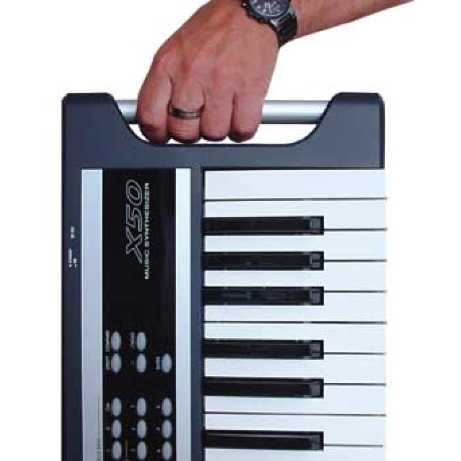 Фото №3 Синтезатор Korg X50