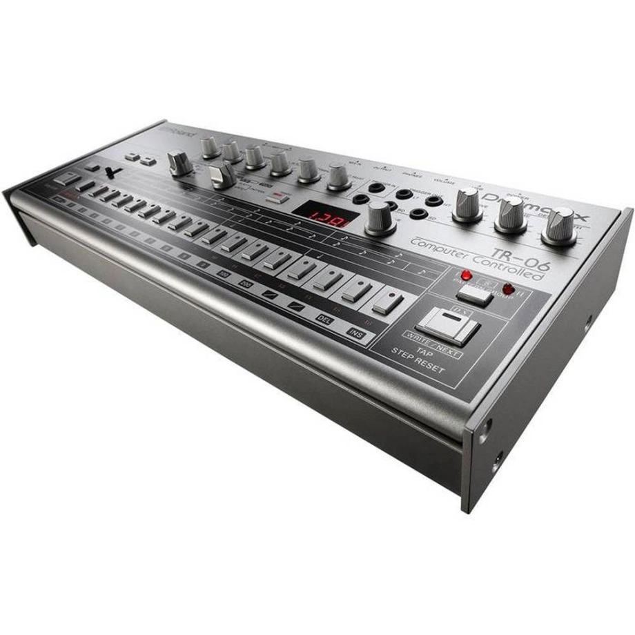 Фото №3 Drum-машина Roland TR-06