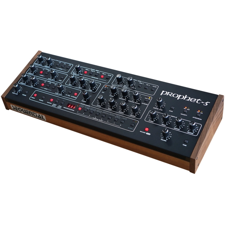 Фото №3 Синтезатор Sequential (Dave Smith Instruments) Prophet-5 Desktope Module