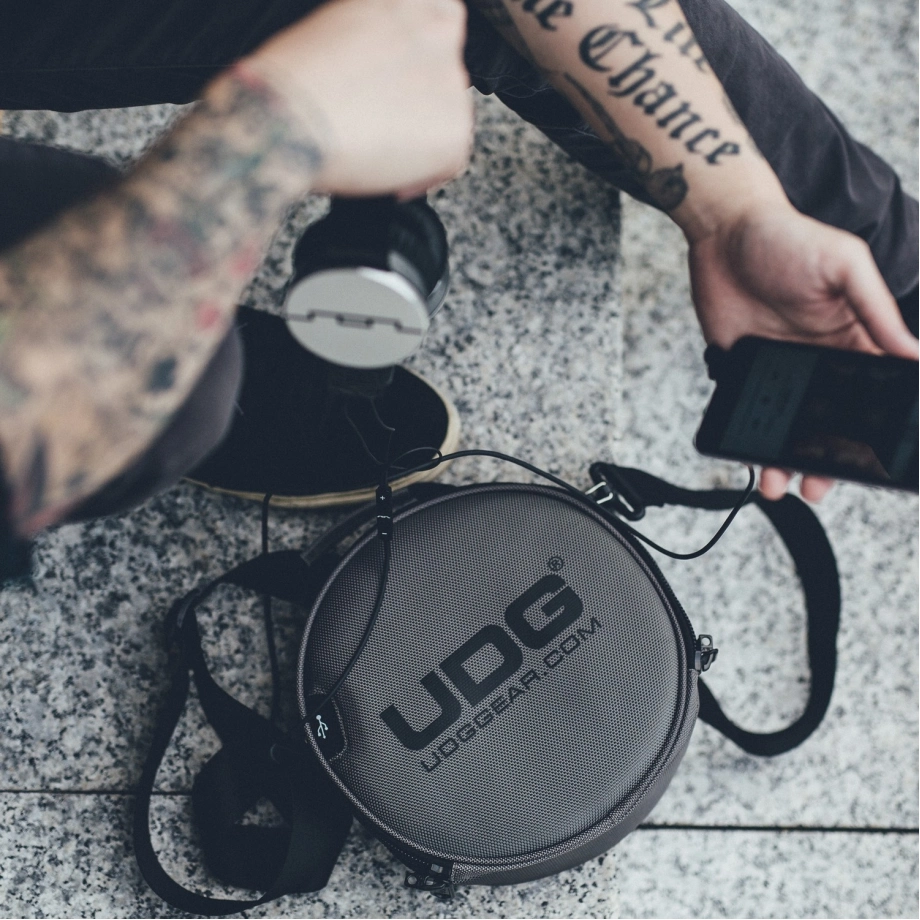 Фото №4 Сумка для наушников UDG Ultimate DIGI Headphone Bag Charcoal