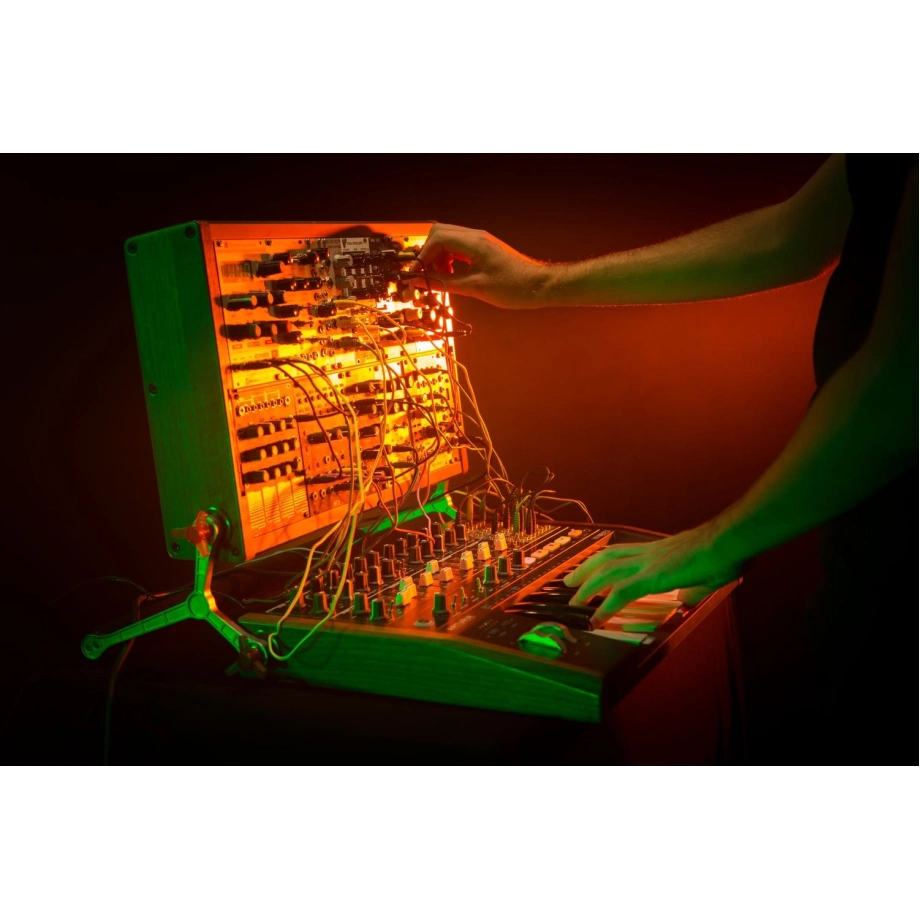 Модульний синтезатор Arturia RackBrute 6U — купити в інтернет