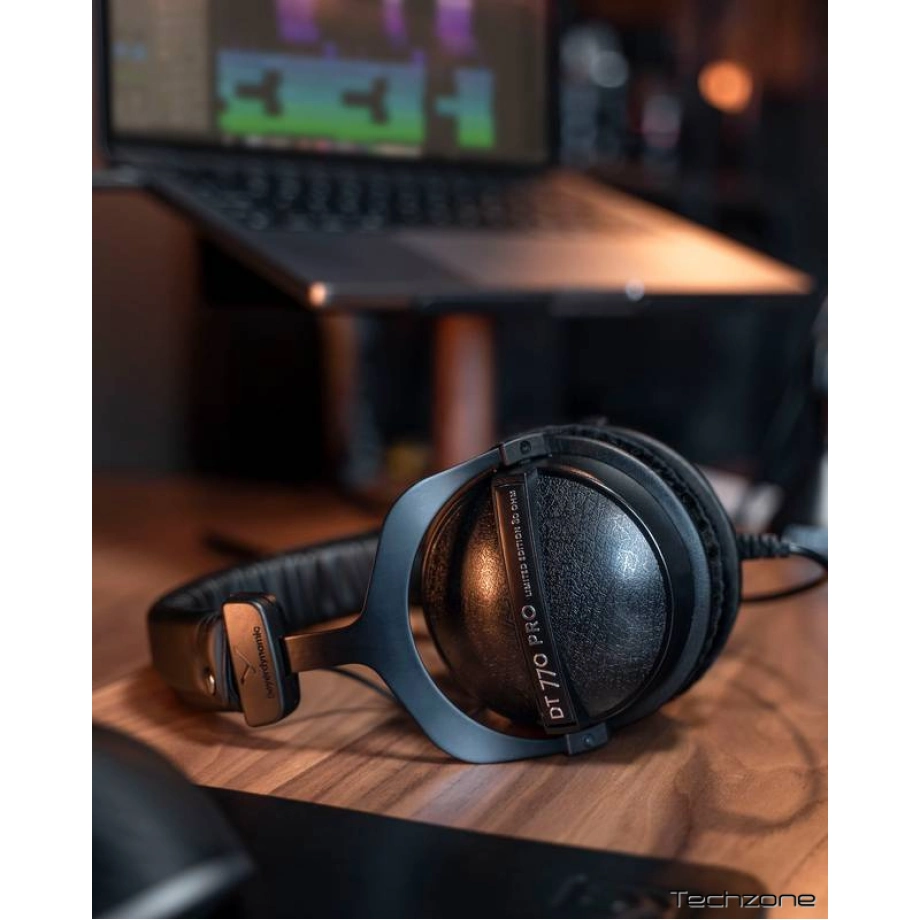 Фото №4 Студийные наушники Beyerdynamic DT 770 PRO LB 80 ohms
