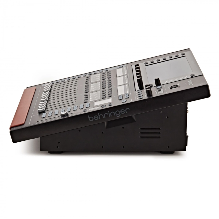 Фото №5 Мікшерний пульт Behringer WING Compact