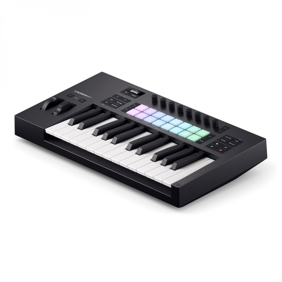 Купить midi-клавиатуру Novation Launchkey 25 MK4 в интернет
