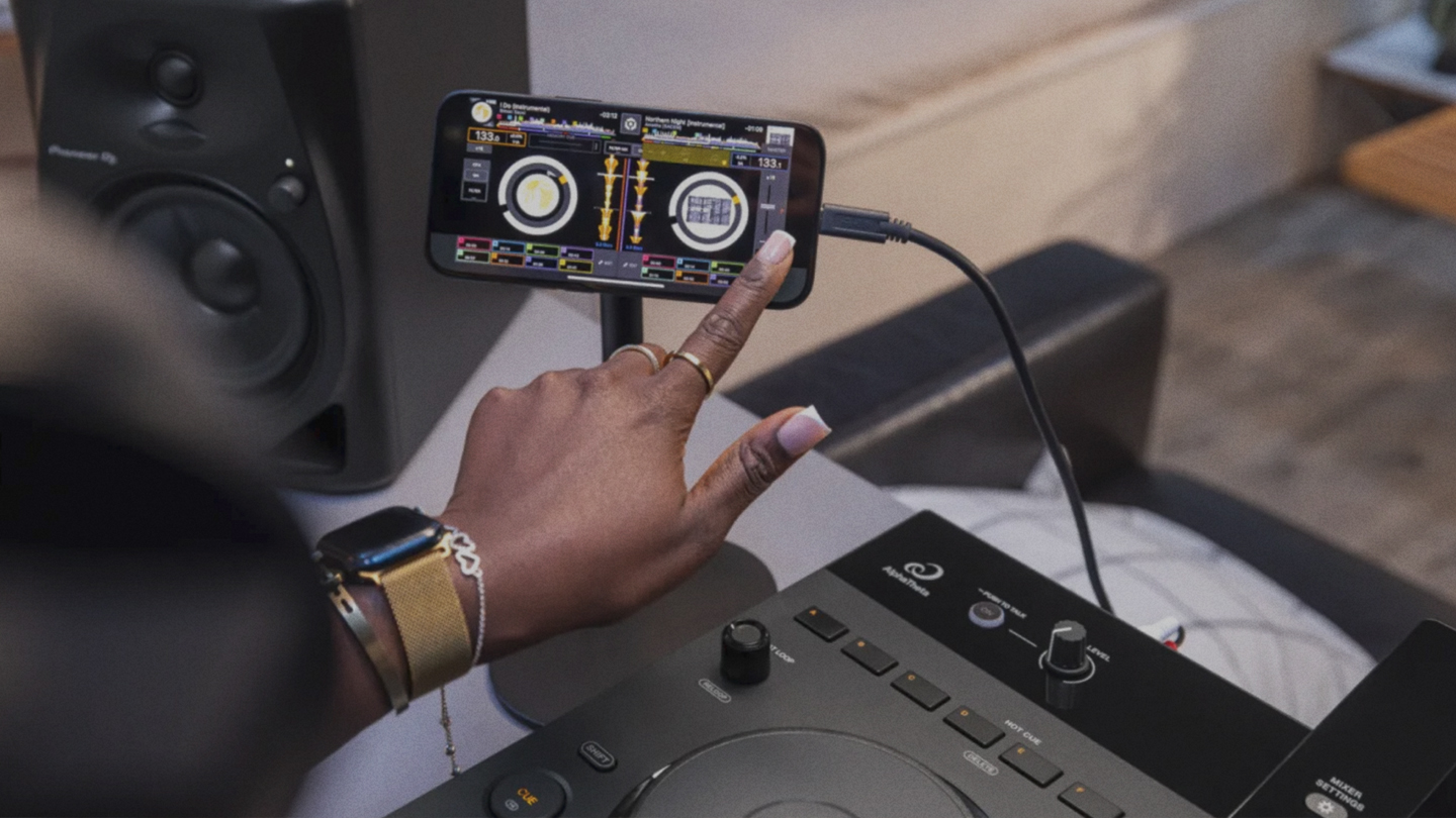 AlphaTheta XDJ-AN звук