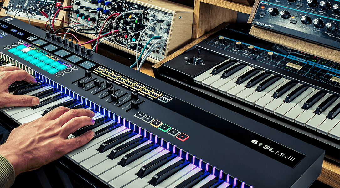 Купить midi-клавиатуру Novation 61SL MKII в интернет-магазине