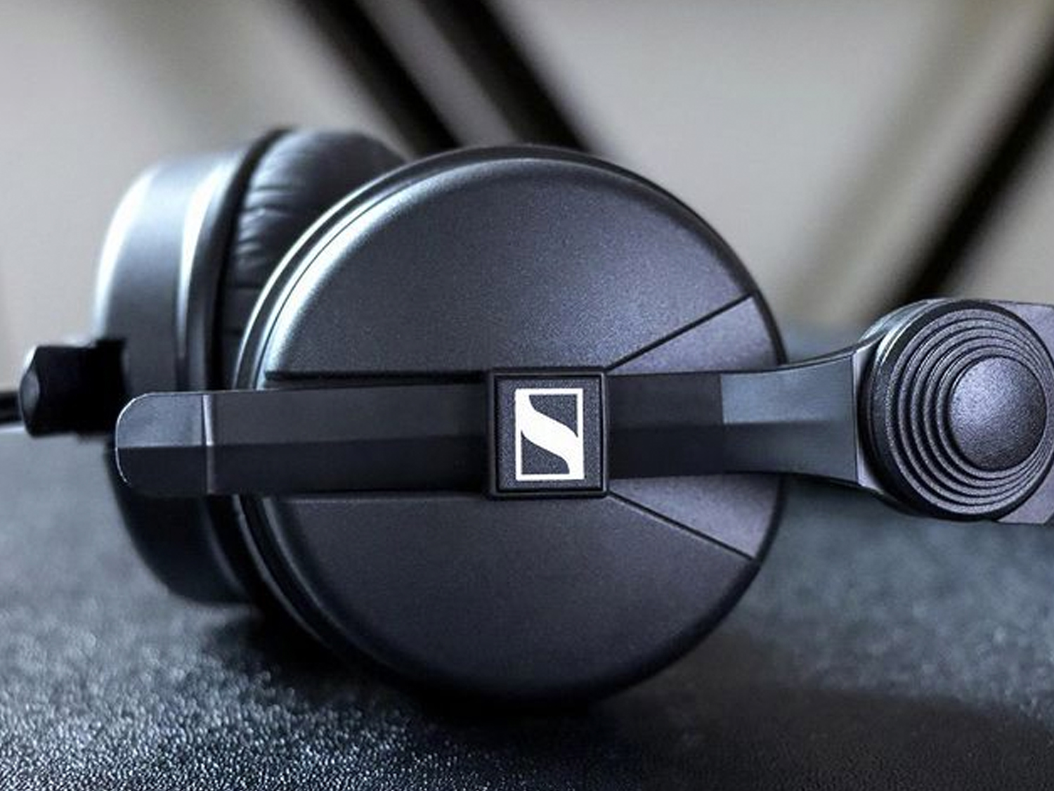 Навушники Sennheiser HD-25 — професійне рішення для діджеїв і не тільки